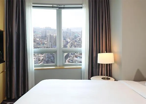 Avani Central Busan 4*,