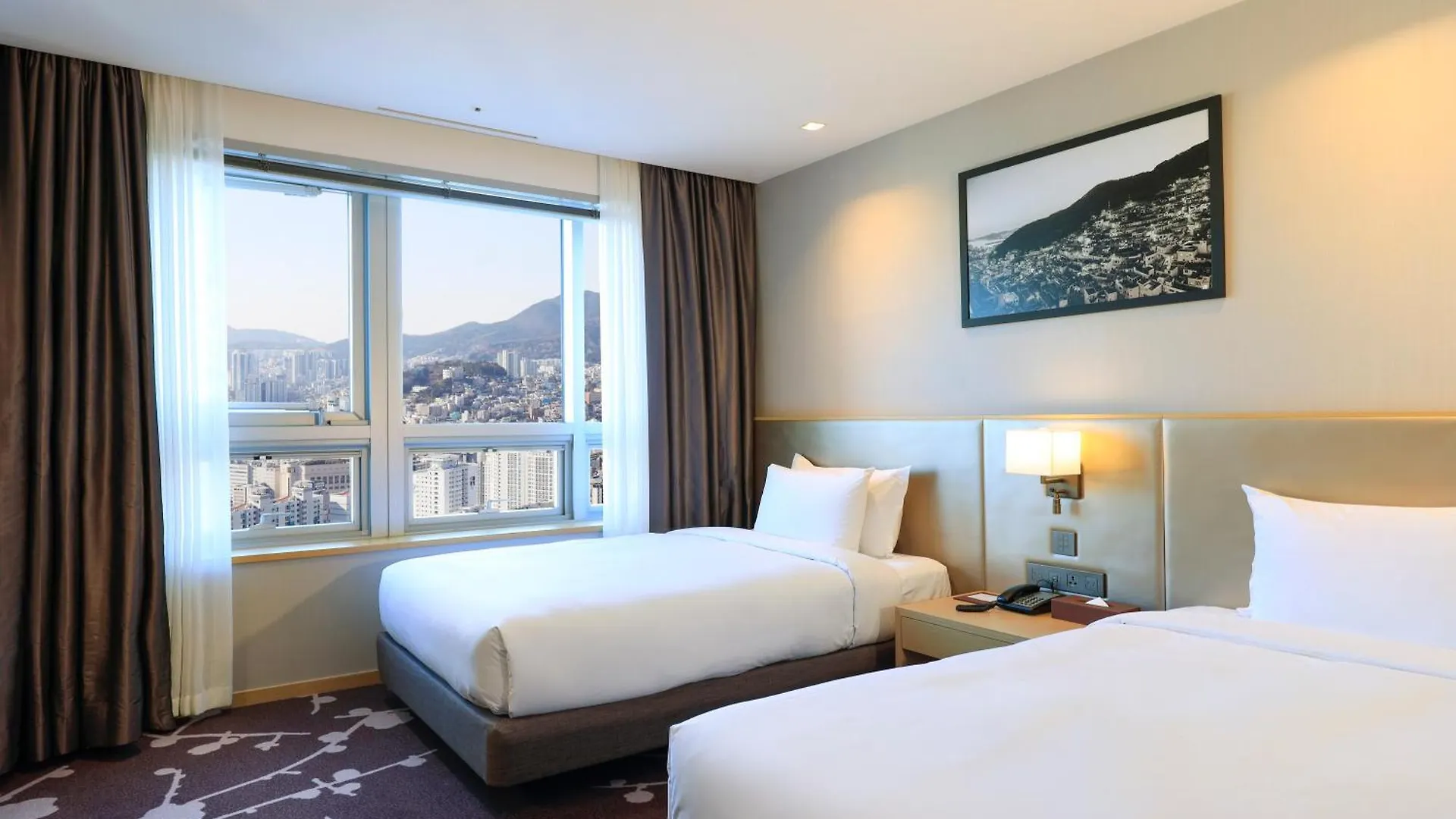 Avani Central Busan 4*,