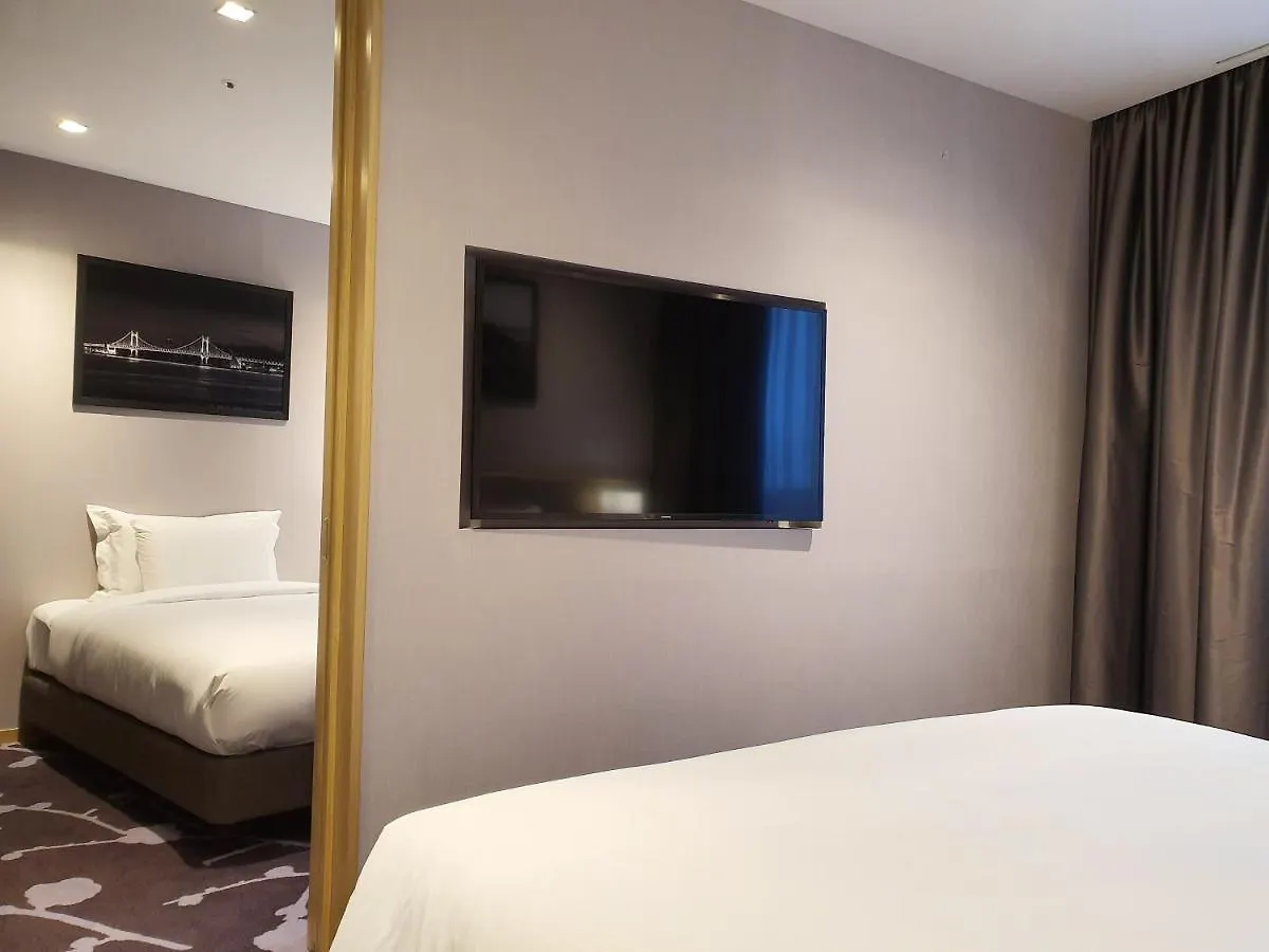Avani Central Busan 4*,