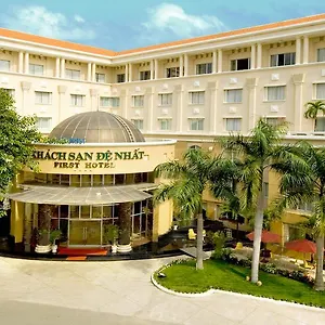 first-hotel-ho-chi-minh.hotelsvungtau.com/
